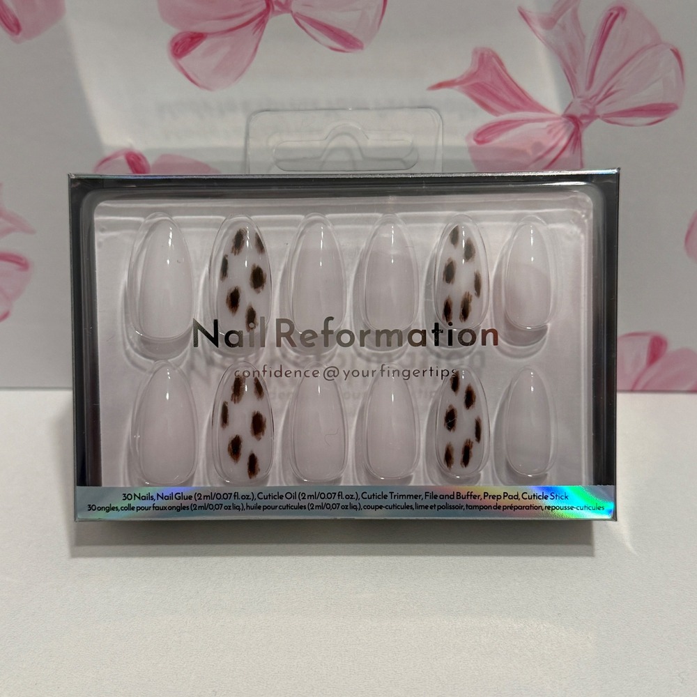 Nail Reformation 30pc Press On Nails Almond Print Milky White Kit‎ NEW